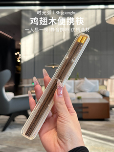 ���ϰ������á���y�����u��ľ���������һ�˿��ӺЌW���;��ռ{