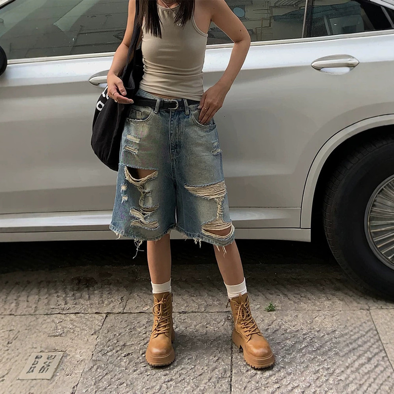 American Retro Style Ripped Washed Denim Shorts for Women, High Street, Plus Size, Loose Fit, Casual, Versatile, Slimming Wide-Leg Shorts American Retro Style Ripped Washed Denim Shorts for Women, High Street, Plus Size, Loose Fit, Casual, Versatile, Slimming Wide-Leg Shorts