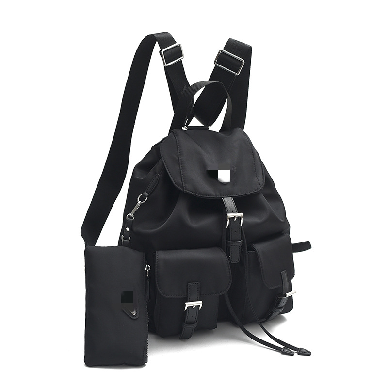 Gran insignia de plata negra