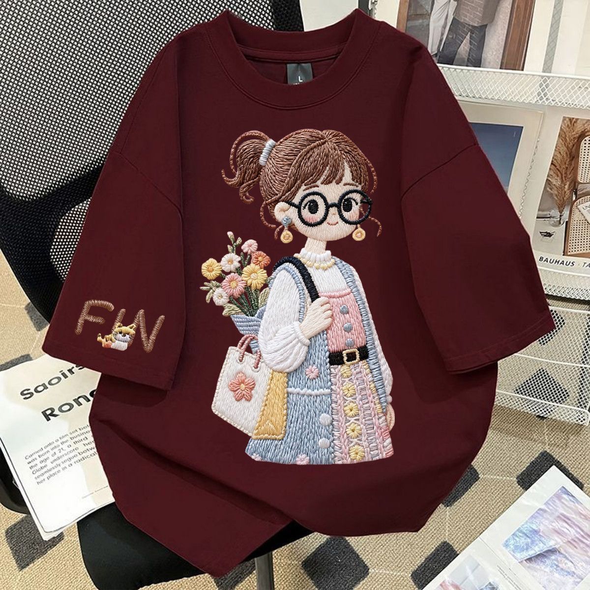 Children's cotton short-sleeved summer wear for medium and large children, featuring a design with faux embroidery prints...