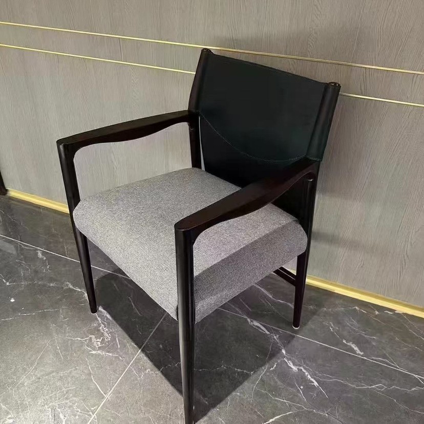 S78 원목 안장 가죽 다이닝 체어(최소 입찰가 2개)