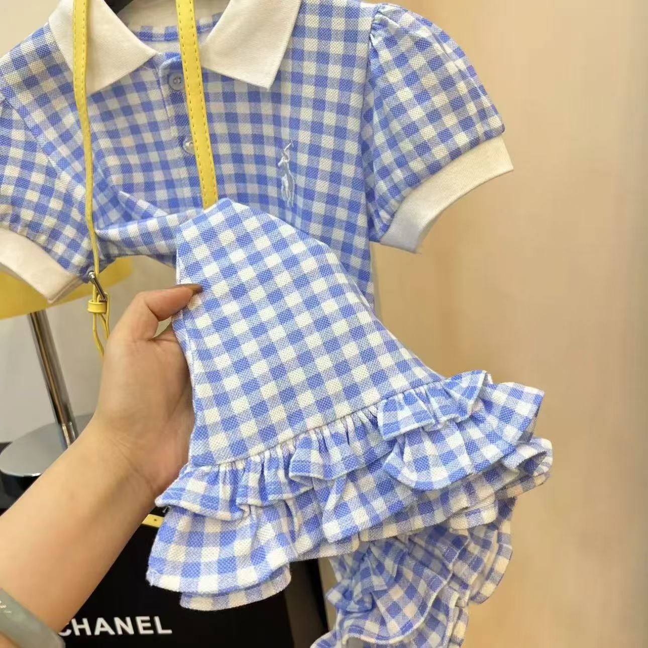Xianning siete ropa para niños vestido de niña 25 verano nuevo estilo niña estilo extranjero vestido de encaje a cuadros con cuello Polo