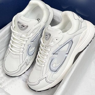 ����羳B30�\��ЬD�ҳ��ƴ�a��Ů�ܲ�ЬCD��ĸ��H�����e�ϵ�Ь