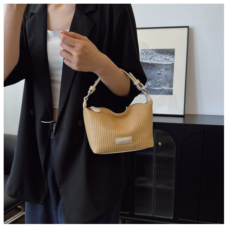 Summer niche underarm bag for women, 2025 new retro and fashionable handbag, versatile single-shoulder crossbody bucket bag undefined