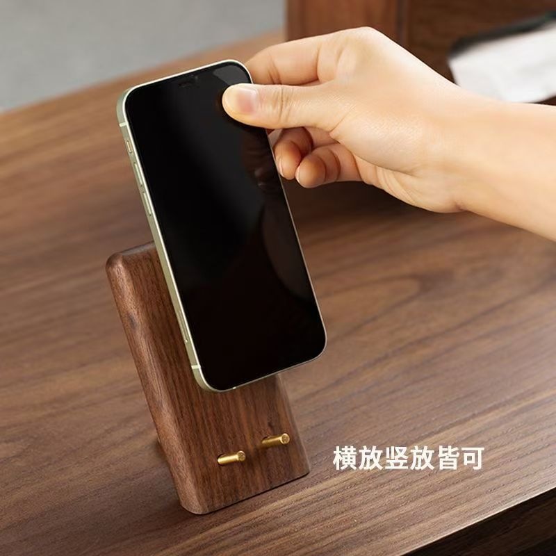 Base de soporte para teléfono móvil de madera maciza de nogal negro norteamericano y latón, adorno retro creativo, soporte de escritorio para teléfono.