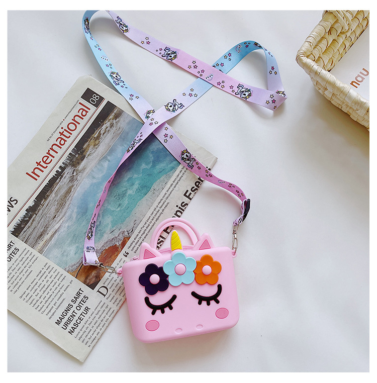 90g Weight Nylon Lining Material Zipper Closure Type Single Shoulder Strap Strap Type Animal Pattern White, Pink, Red Color Cute Cartoon  Silicone Bag 35