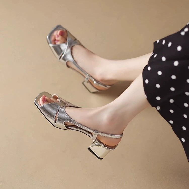 2025 новые летние открытые босоножки на одной лямке, женственные французские модные повседневные босоножки на толстом каблуке и высоком каблуке