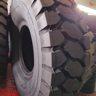 Spot Direct Sale of Heavy Truck and Bus Tire Loader Giant Tire 3300R51 Extra Large Tire