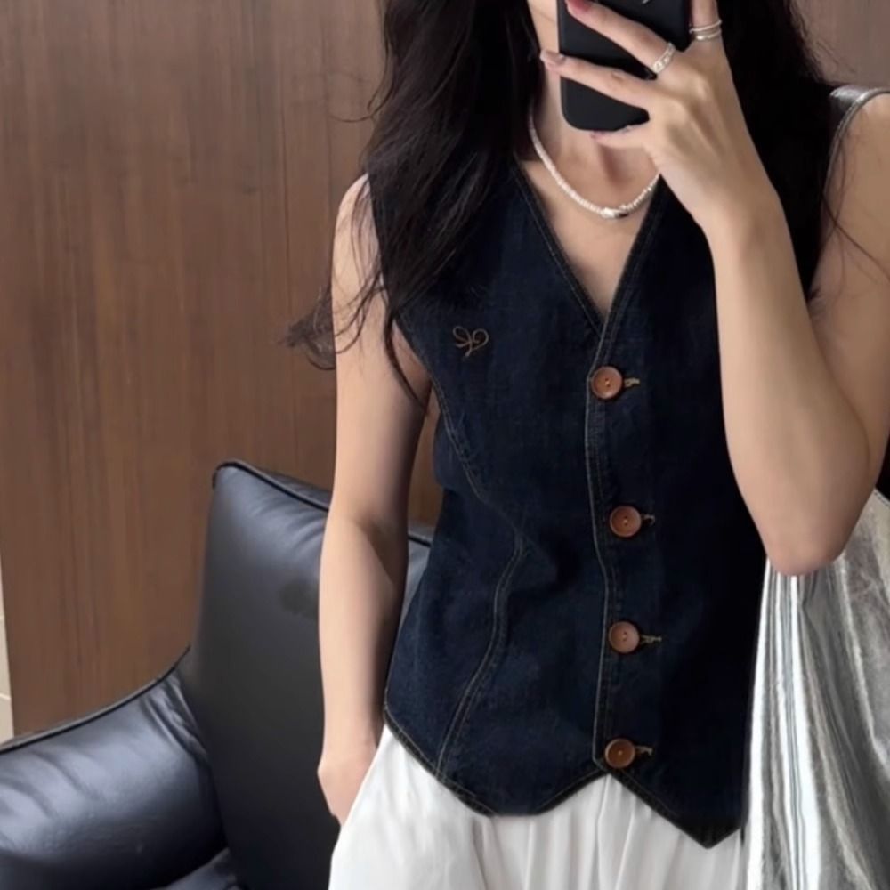 Vintage Layered Denim Vest for Women, New Summer Style for Petite Figures, Age-Reducing Elegant Workwear Waistcoat Jacket Top