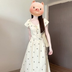 茶歇法式赫本风泡泡袖连衣裙夏季2025新款小个子收腰气质碎花长裙