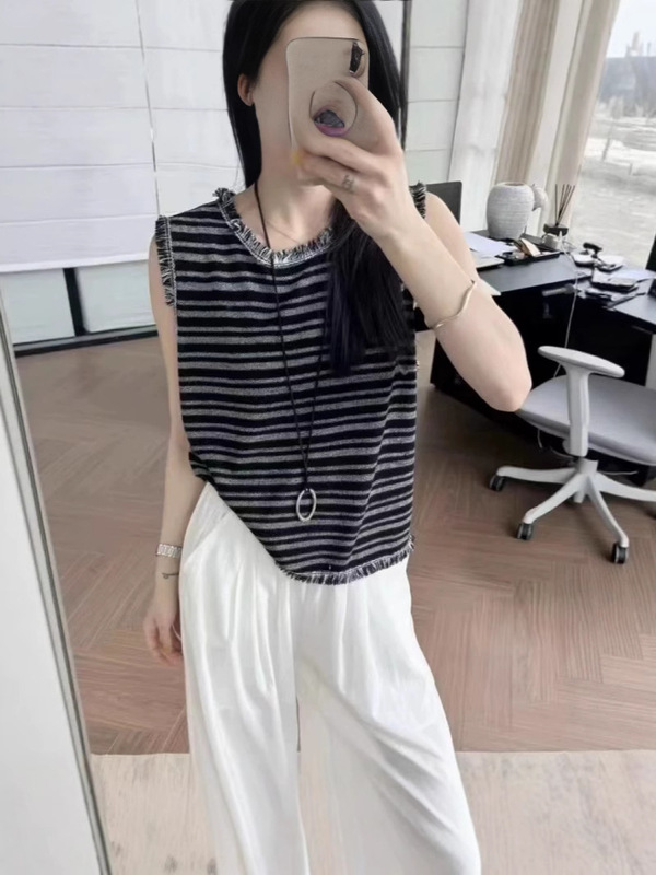 夏の新しいファッションデザインの小さな香りのラウンドネックストライプローエッジセーターベスト女性の多用途カジュアルトップ|undefined
