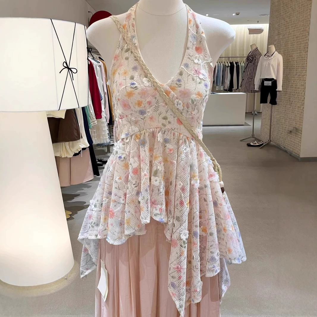 2025 новый летний стиль французский стиль красивый топ с цветочным принтом и плиссированным подолом нерегулярной формы для женщин