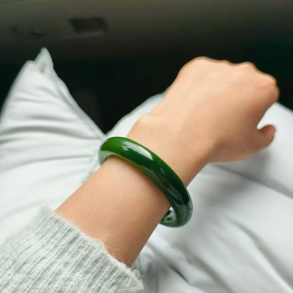 正宗和田碧玉圆条手镯宽条无黑点俄罗斯新坑料妈妈玉镯子送女友..