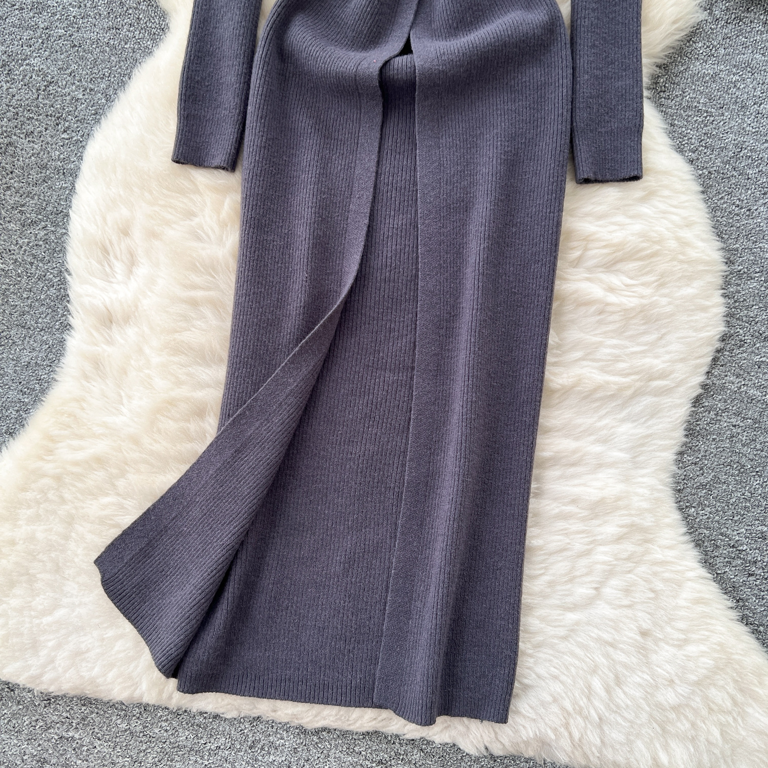 Damenbekleidung, geschlitztes Strickkleid, elegantes V-Ausschnitt-Strickkleid mit Knopfleiste und Schlitz für Damen, schmal geschnittenes Langarm-Tunikakleid, unverzichtbar für den Herbst_voghion.com