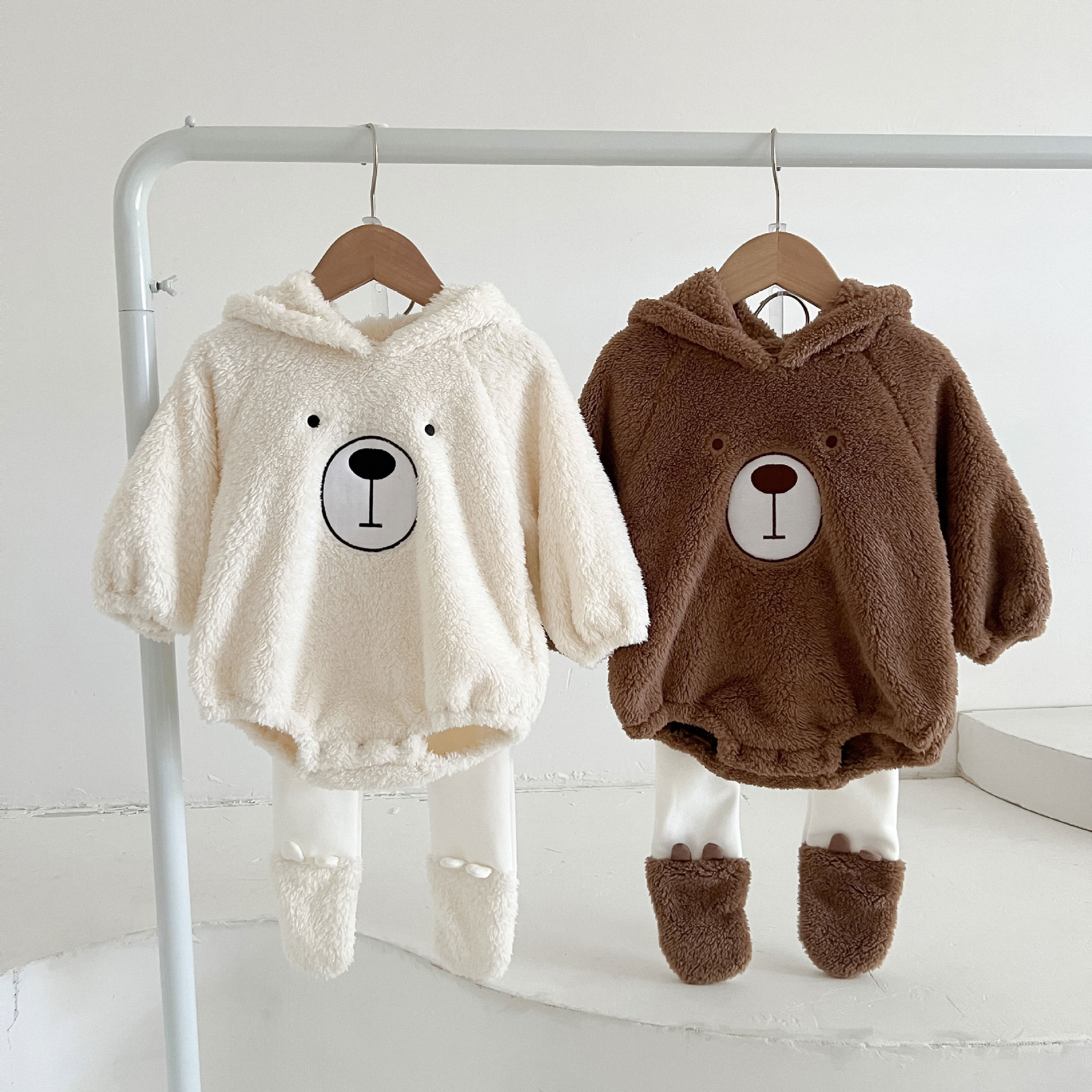 INS ropa de bebé Otoño e Invierno lindo oso con capucha bebé mameluco forrado de lana cálida funda de terciopelo de doble cara