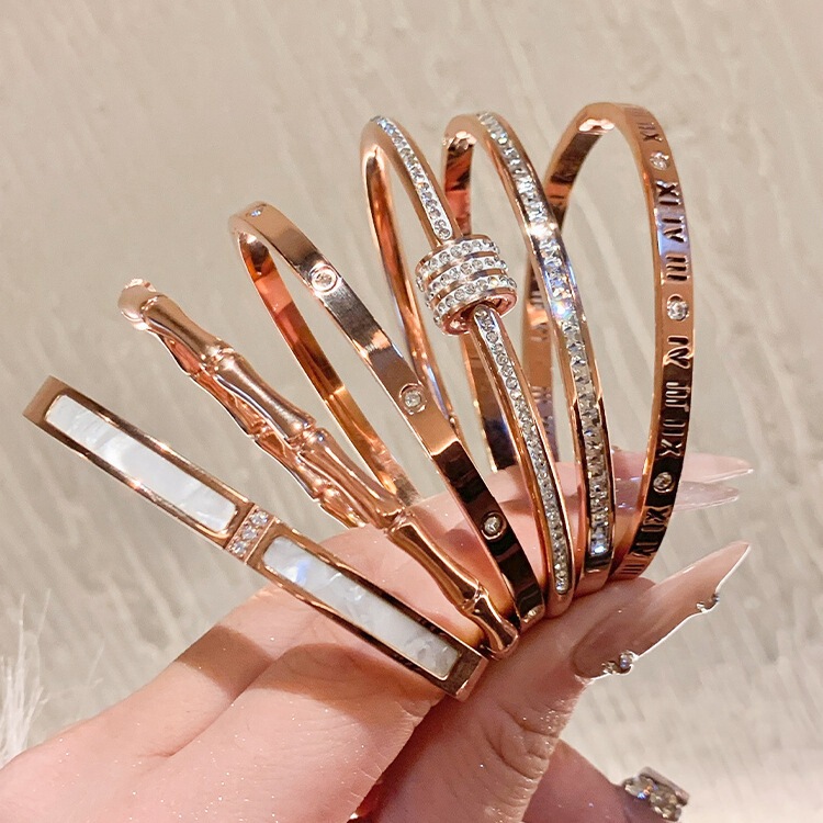 Rose gold titanium steel bracelet women's high-grade bracelet light luxury niche zircon bracelet plain ring bracelet jewelry Rose gold titanium steel bracelet women's high-grade bracelet light luxury niche zircon bracelet plain ring bracelet jewelry