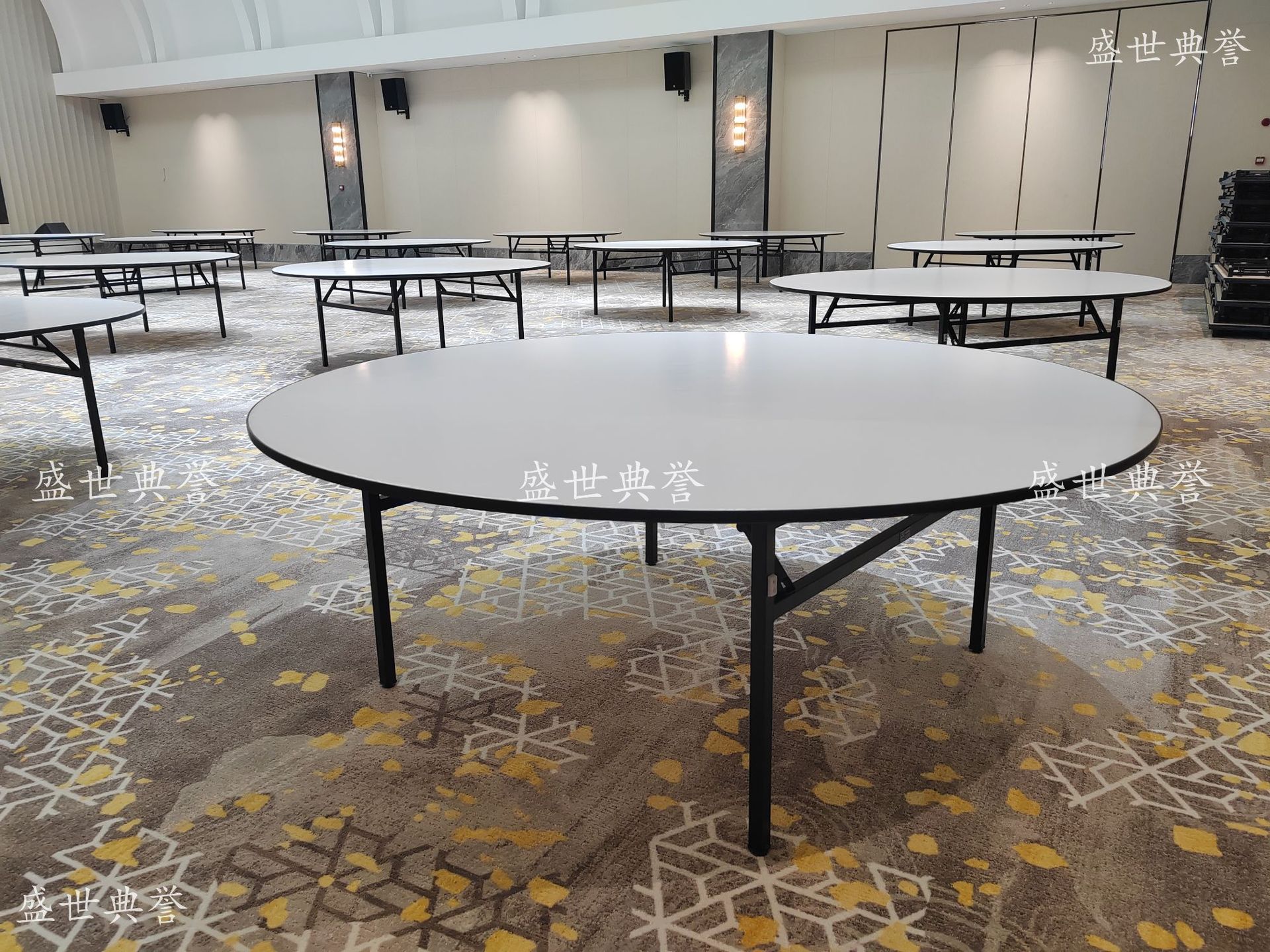 Suqian star hotel catering furniture restaurant wedding banquet folding round table theme wedding 12-person banquet 2-meter round table pic 1