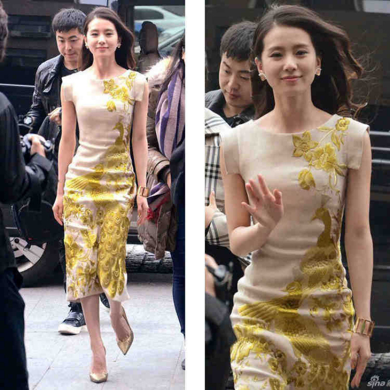 Fashionable Spring Outfit New Vintage Peacock Embroidery Cheongsam Bridal Toast Dress Wedding Dress F031 Fashionable Spring Outfit New Vintage Peacock Embroidery Cheongsam Bridal Toast Dress Wedding Dress F031