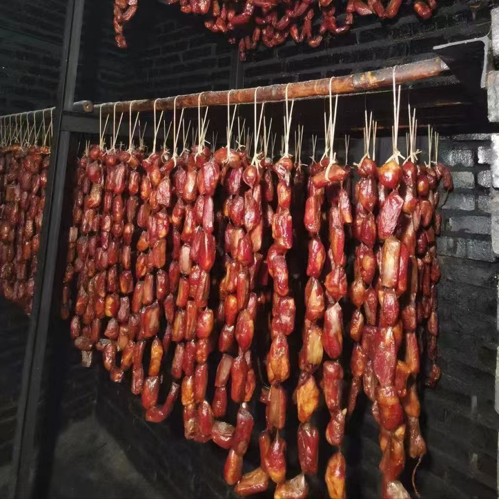 厂家直供批发烟熏麻辣排骨香肠四川产腊排骨香肠手工排骨香肠肉肠