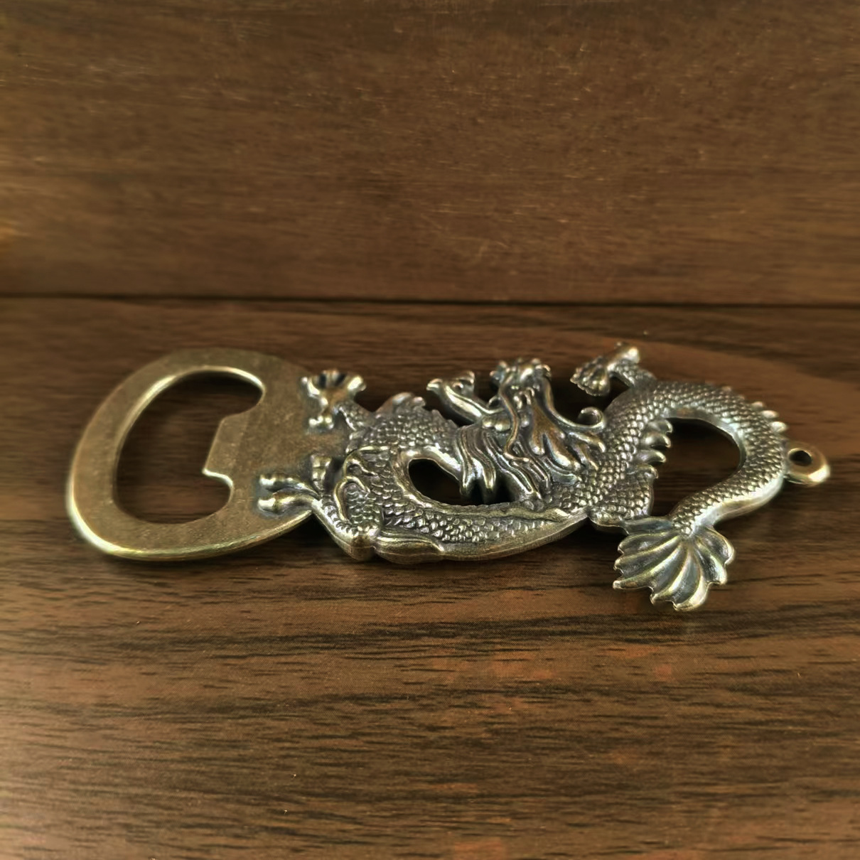 새로운 스타일 황동 비행 용 병따개 창의적인 열쇠 고리 다기능 병따개 열쇠 고리 개인화 도매