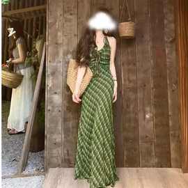 法式气质优雅V领格纹挂脖连衣裙夏季新款设计感收腰显瘦绝美长裙
