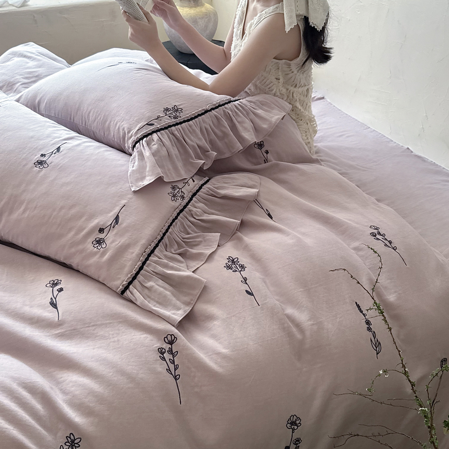 Four-piece Bedding Set Pure Cotton Crinkled Gauze French Lace_voghion.com