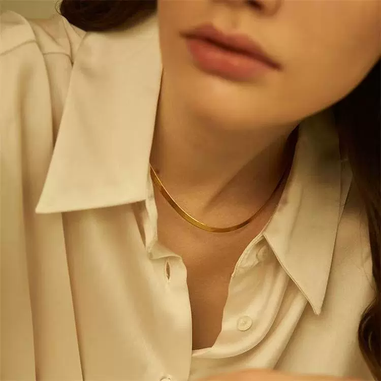 百搭简约轻奢项链不掉色女蛇骨链钛钢不锈钢基础款扁蛇链颈链批发