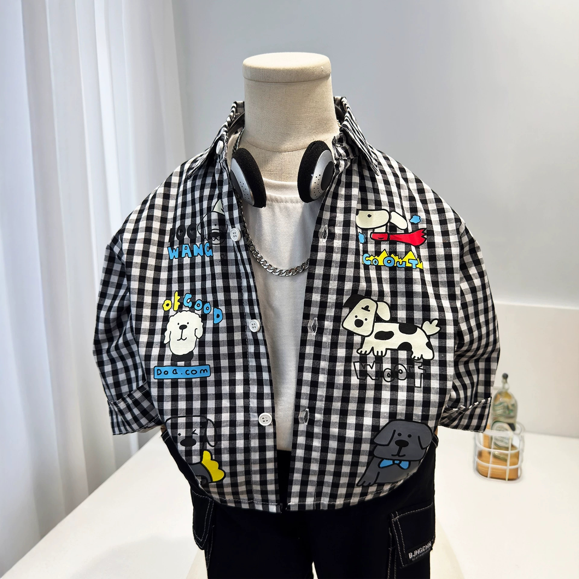 Trendy plaid shirt for boys, 2026 new style, cartoon puppy shirt, fashionable and cool clothes for babies.