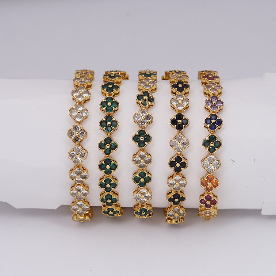 Elegant Zircon Four-leaf Clover Bangle Bracelet For Women_voghion.com