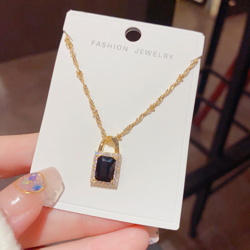 Zircon Lock Pendant Necklace Black Micro Inlaid Instagram Style_voghion.com