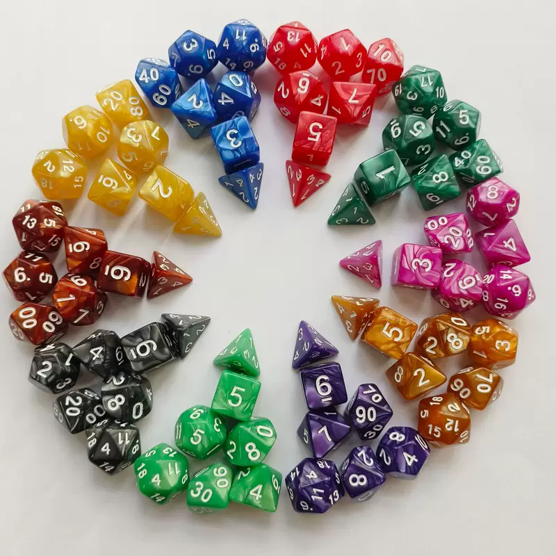 Granules from pearl, set, digital dice