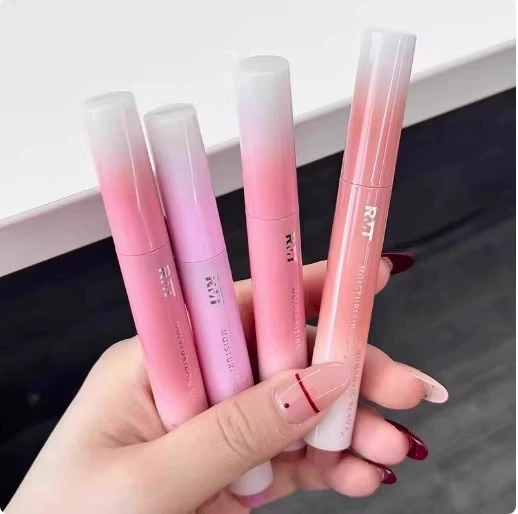 罗小曼 Жидкая формула: увлажняющий, длинносредний по строк lip jelly? — этот элемент contains Chinese; but we must translate titles. We should translate only Russian strings; the second item is Chinese with brand. We should translate to Russian retaining meaning. But instruction: Avoid names of marketplaces etc. Do not alter meaning. If Chinese text, translate? The instruction says translate English to Russian. But input includes other languages. We should translate what's in English and perhaps leave others? It says output array with translations. We'll translate English phrases; for non-English, maybe keep as is or translate. Let's attempt reasonable: 1 translated. 2 
