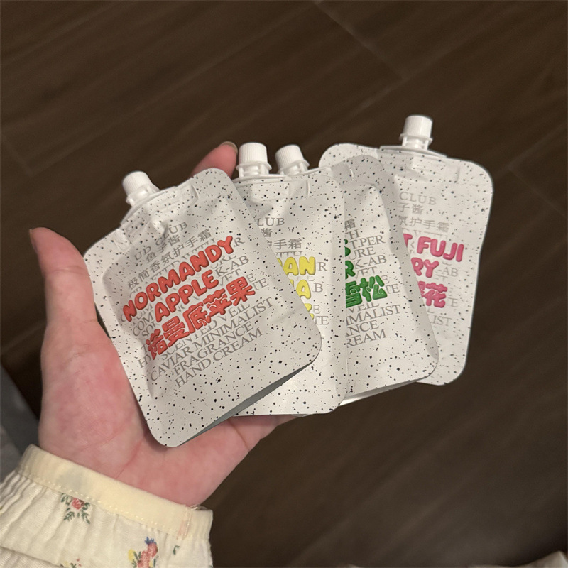 UD CLUB鱼子酱极简香氛香水护手霜诺曼底苹果补水滋润保湿伴手礼|undefined