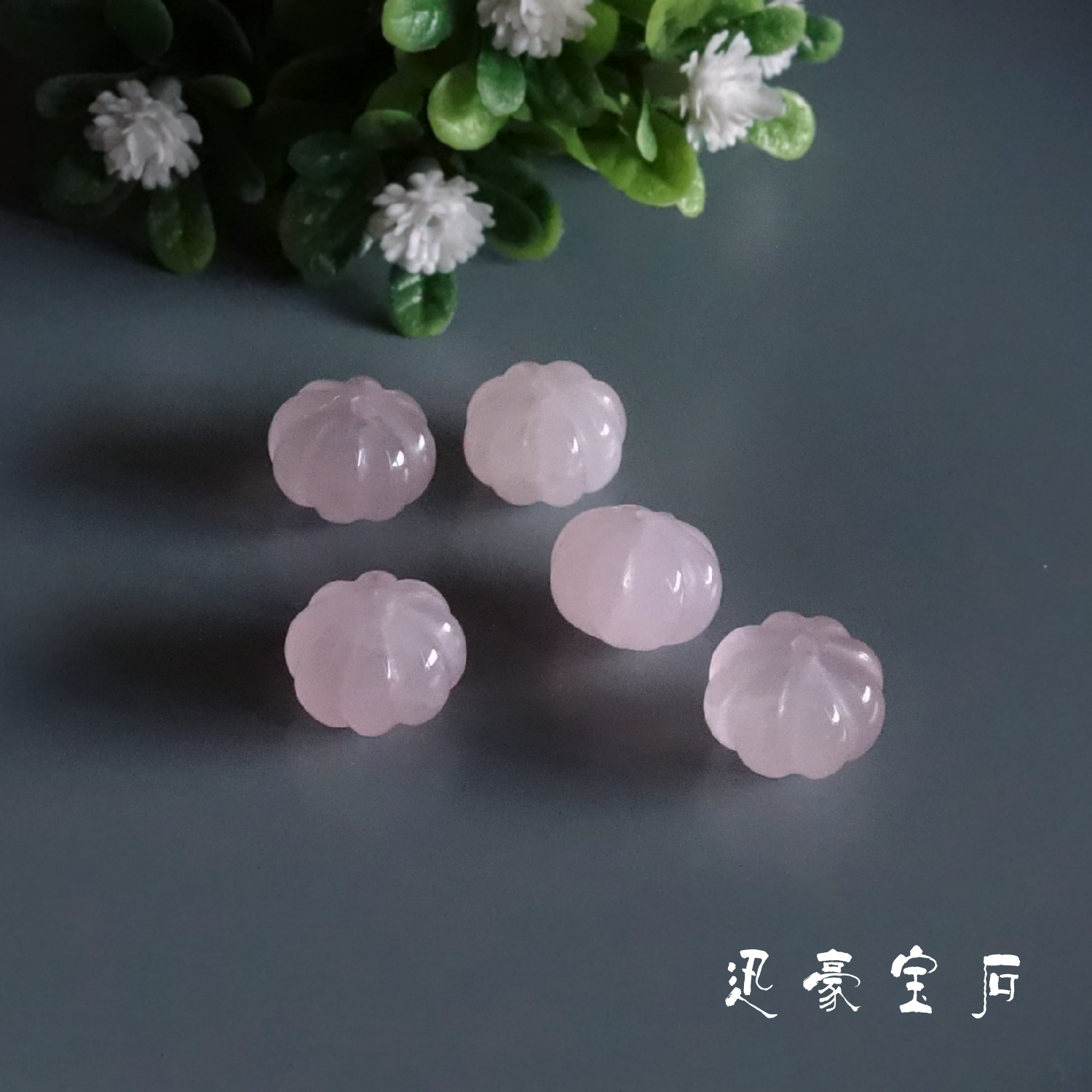 Organic crystal