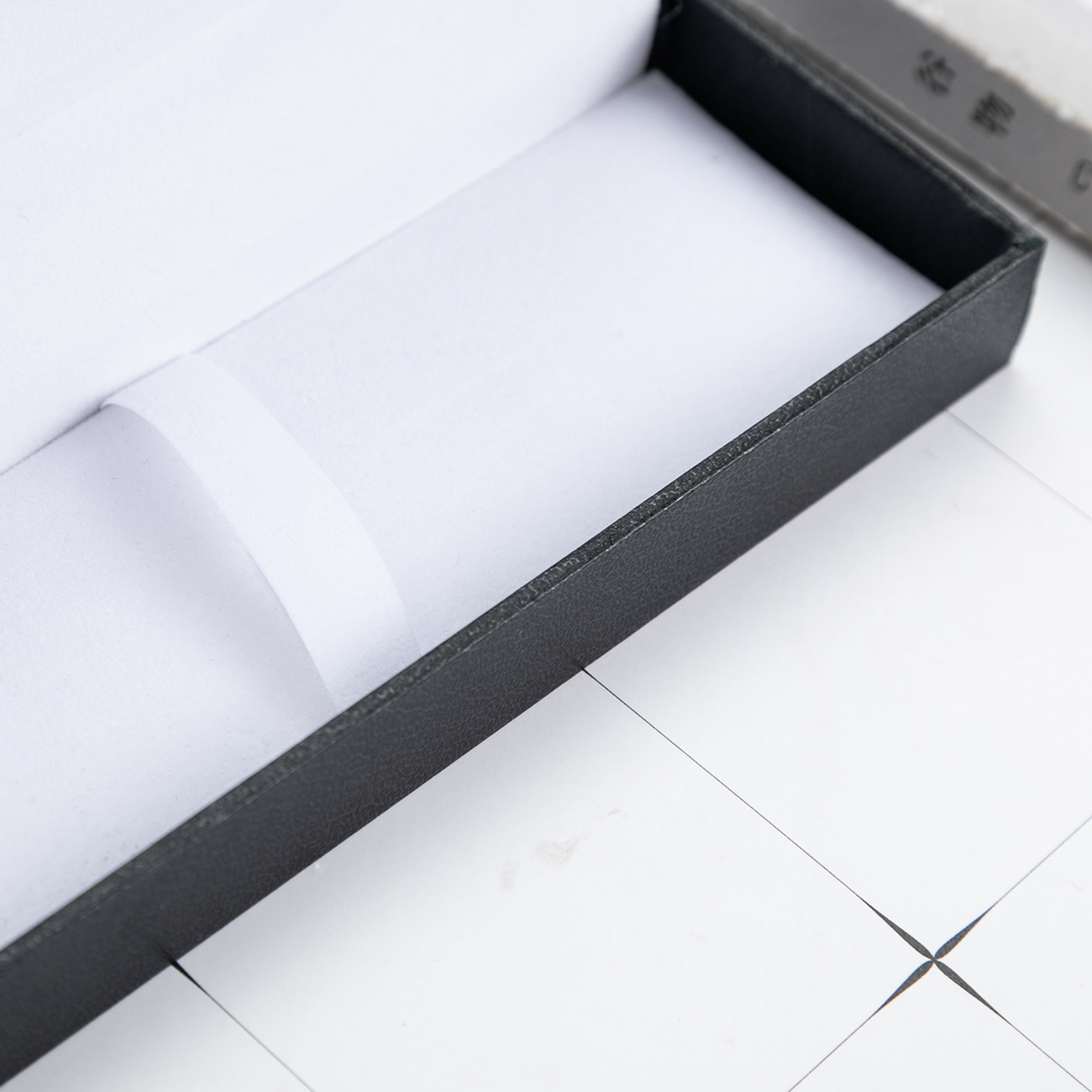 Oficina de negocios de aluminio negro caja de regalo caja de plástico caja de impresión publicitaria caja de bolígrafo firma caja de almacenamiento caja de tapa