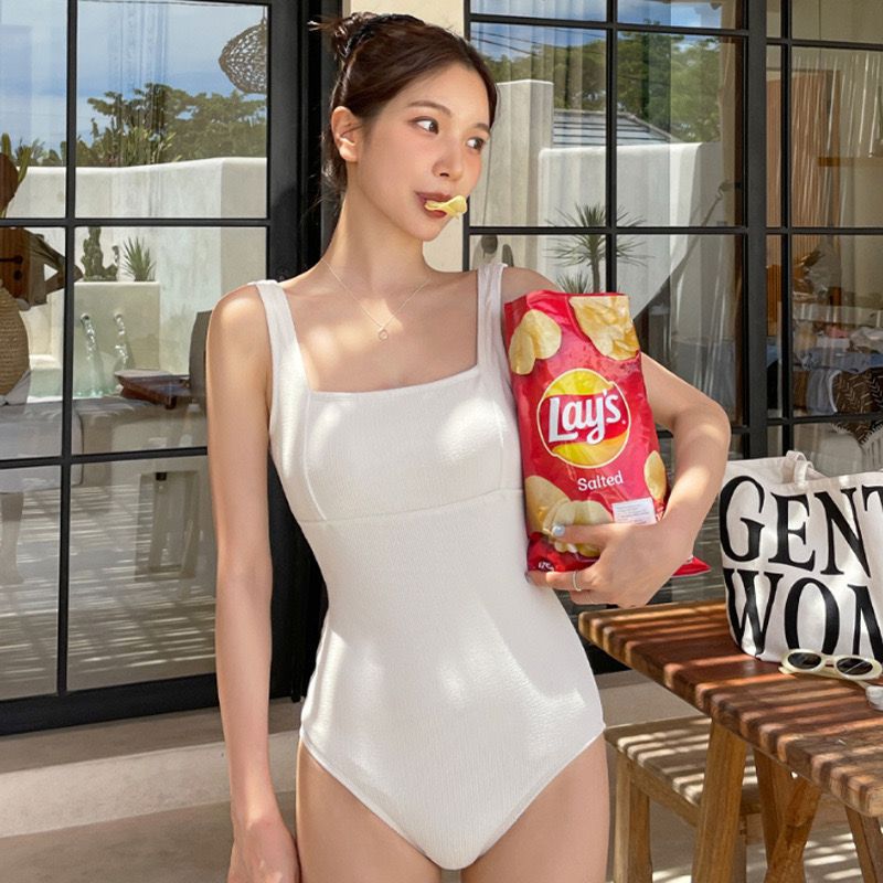 Source factory a generation of 2024 summer new one-piece solid color small chest conservative backless sexy swimming suit