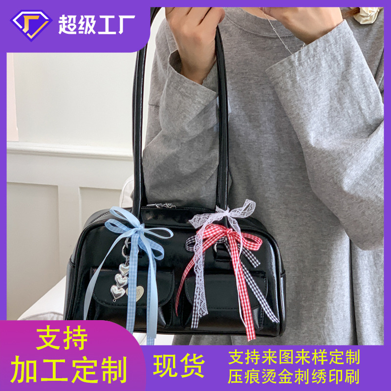 小众设计腋下包包女2025新款大容量单肩保龄球包高级感通勤手提包