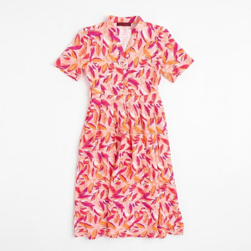 Floral Print V-Neck Short-Sleeved Dress for Women, Slim-Fitting Resort-Style Shirt Dress, Mid-Length Floral Print V-Neck Short-Sleeved Dress for Women, Slim-Fitting Resort-Style Shirt Dress, Mid-Length