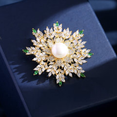 Suit coat accessories, Western luxury and grand, retro double-layer floral, high-end chest flower, autumn and winter pearl snowflake brooch
