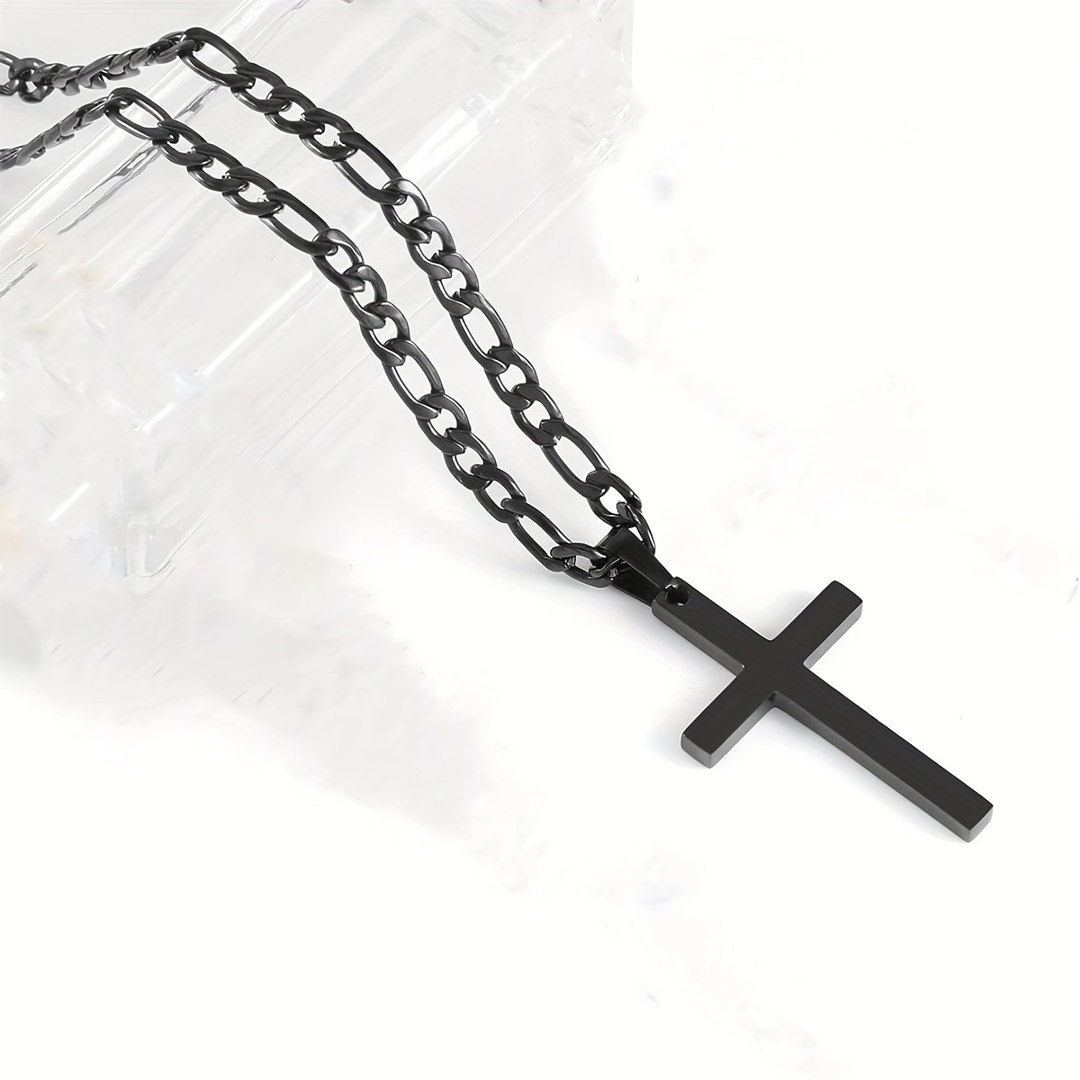Collier simple et tendance pour homme, fusionnant les cultures européenne et américaine. Nouveau bijou transfrontalier : pendentif croix en acier inoxydable, chaîne cubaine, style européen et américain._voghion.com