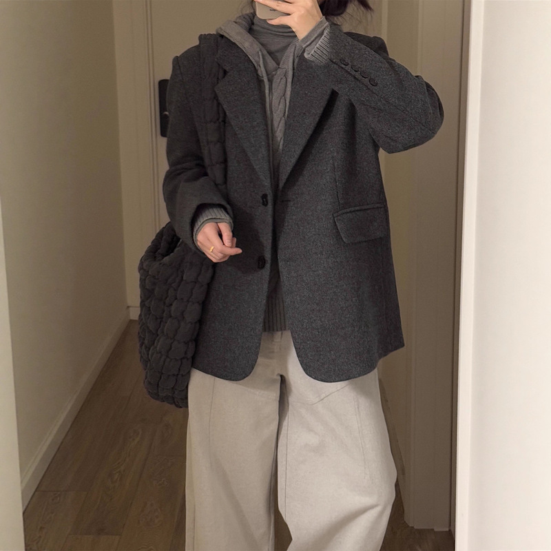 Gray Woolen Suit Coat for Women, Short Style, Korean Style, 2026 New Autumn and Winter Thickened Version, Suitable for Petite Figures, Versatile Woolen Jacket