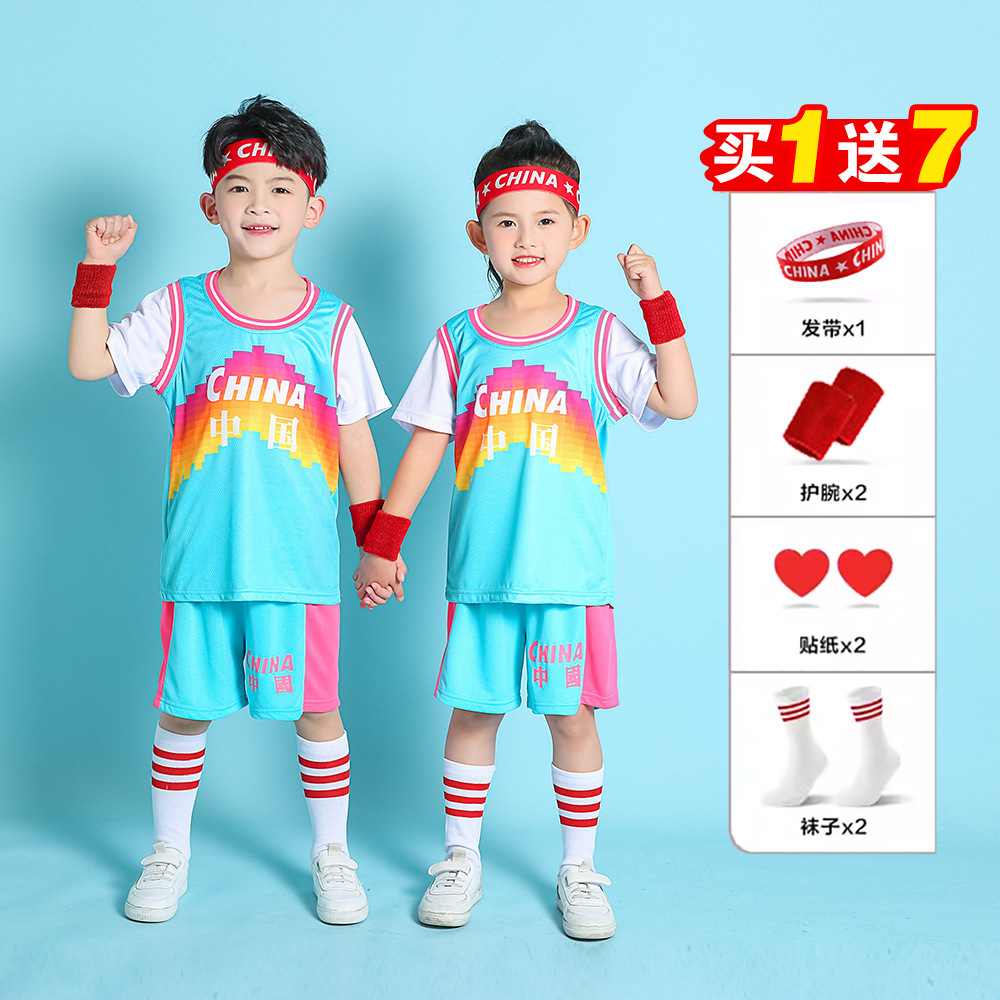 Trajes de baloncesto infantil falsificados al por mayor de dos piezas trajes deportivos fitness de manga corta logotipo de primavera y verano transpirable secado rápido