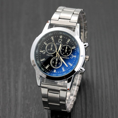 Wholesale Casual Blue Light Glass Three-Link Steel Strap Watches Hot Gift Watches for Men Men's Watches