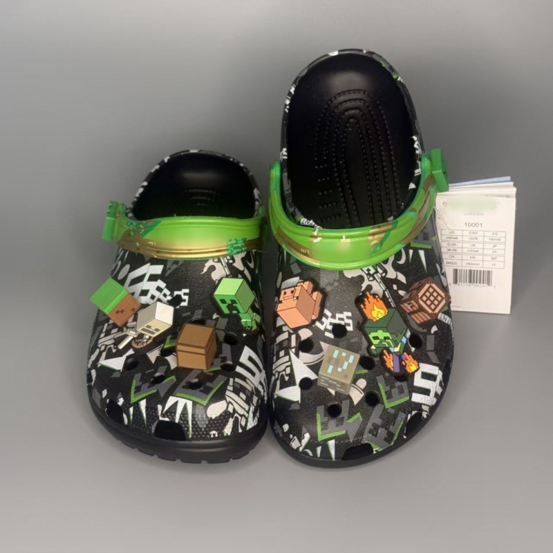 Cro New Model Minecraft Cartoon 3D Shoe Charms Children's Clogs Trendy Non-Slip Outdoor Beach Sandals
