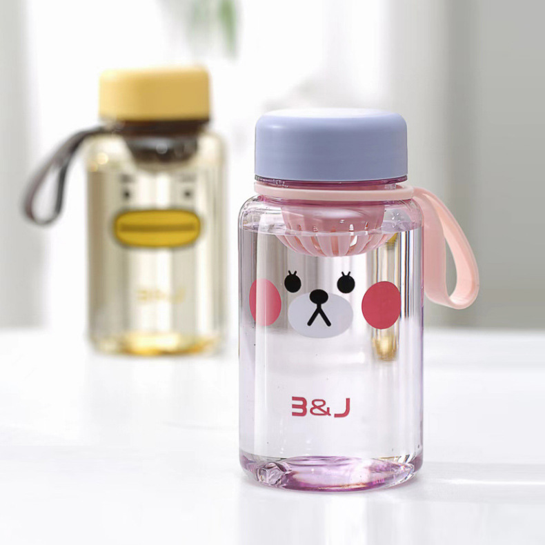 Taza de agua de plástico portátil de viaje masculino y femenino estudiante PC simple estilo ins deportes agua potable 550ml taza de té