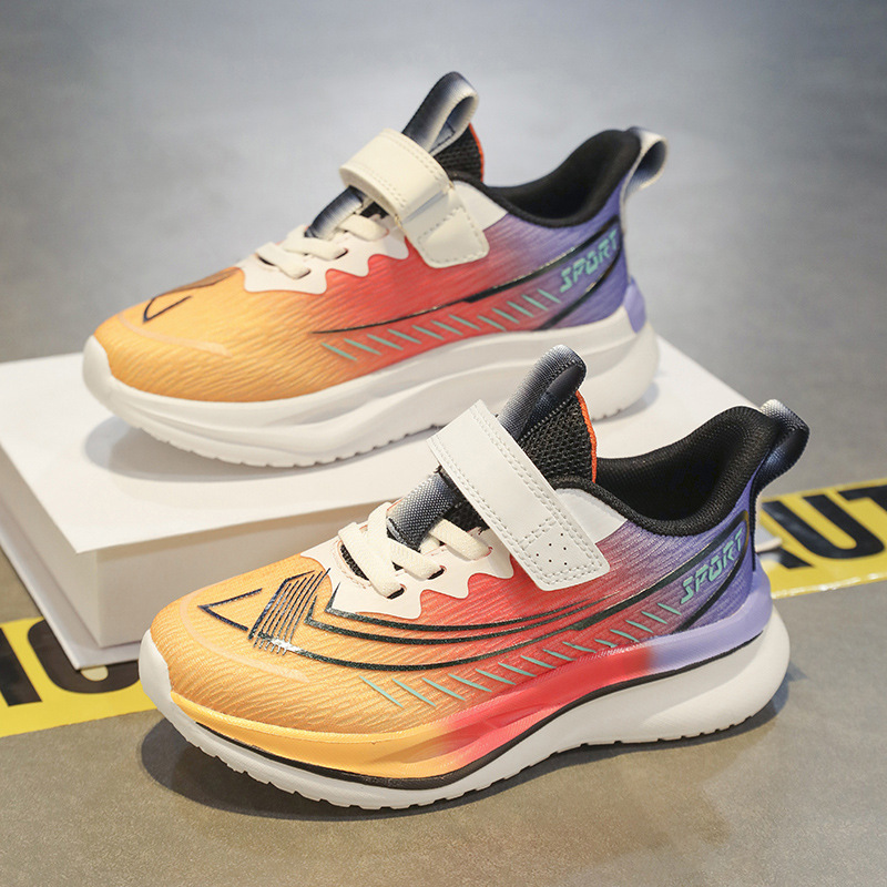 Zapatos de correr de conejo rojo para niños primavera y otoño nuevo tipo de malla transpirable suela suave resistente al desgaste Velcro para niños grandes pasos deportivos antideslizantes