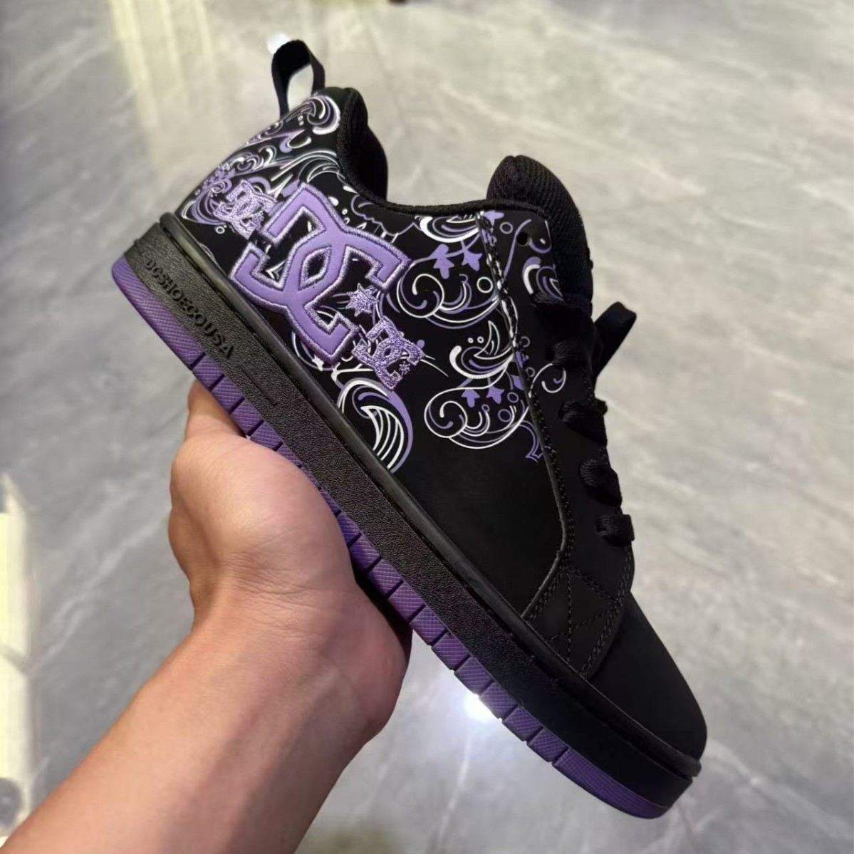 Cross-border foreign trade DC Shoes men's and women's embroidered skate shoes European DC shoes skateboard shoes casual sports shoes dropshipping