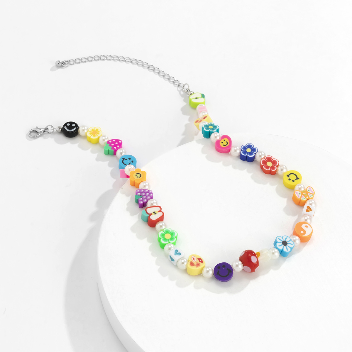 Retro Contrast Color Mix And Match Stitching Soft Ceramic Fruit Necklace Simple Millennial Glass Flower Imitation Pearl Necklace display picture 3