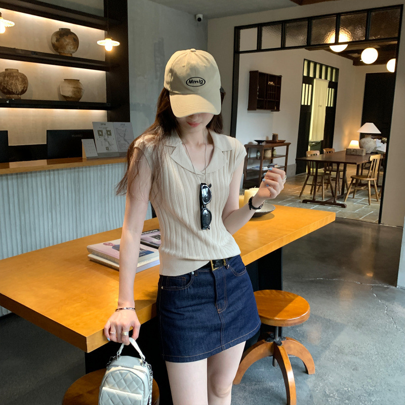 European French High-End Retro Polo Collar Sleeveless Wool Knitwear for Women 2025 Summer New Unique Top