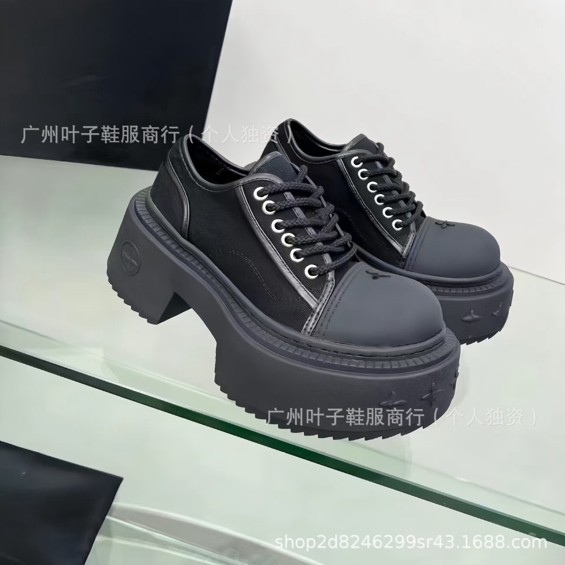 검은 캔버스